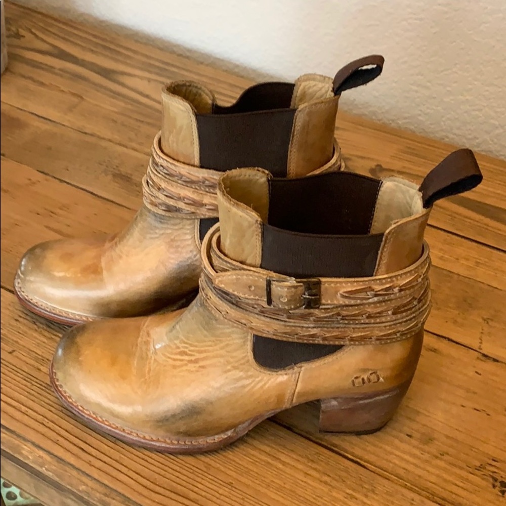 Bedstu Lorn boots size 8 (run small). Never worn.
